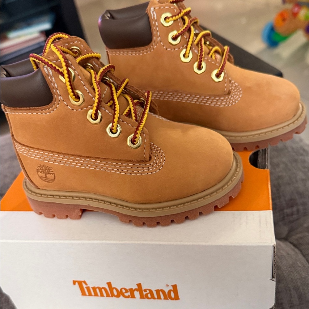 Timberland Kids Boots in Tan and Brown